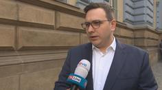 Žhářský útok na MHD. Česká diplomacie by měla rychle zakročit, říká politolog