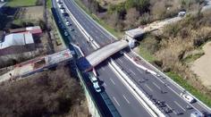 Tragédie v Itálii: Na dálnici spadl most, zabil manželský pár. VIDEO