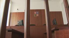 Soud odsoudil policistu kvůli zabití chataře. Byl to varovný výstřel, hájil se