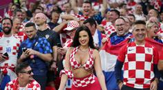 Chorvatský tým má anděla. Modelka schovala obří prsa do titěrných plavek