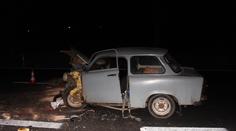 TRABANT skončil jako šrot, řidič čelní srážku nepřežil