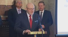 ANKETA: Válek by měl skončit, shodují se experti. V jednání s doktory prý selhal