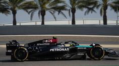 Mercedes vládl třetímu tréninku, zvítězil Hamilton před Verstappenem