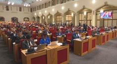 Piráti odmítli Pospíšila pustit na rodičovskou dovolenou. V pražské koalici to vře