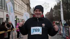 Muž upadl na náledí, po třech dnech v nemocnici zemřel! Město vinu odmítá