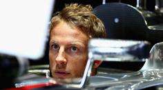 V Suzuce začaly nejlépe McLareny, druhý trénink ovládl Webber