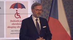Vláda schválila příspěvek 5 000 na dítě. Odklepla i zákon o nezbytných stavbách