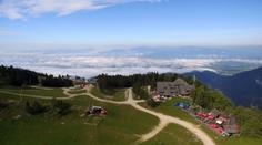 Bikepark nebo večeře v lanovce? Obojí nabízí slovinský Krvavec!