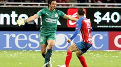 Skvělý výkop! Mexický brankář skóroval z vlastního vápna. VIDEO