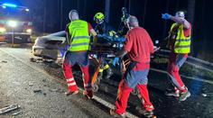 Děti bojují o život, otec zemřel. Mladík sešrotoval auto s pětičlennou rodinou