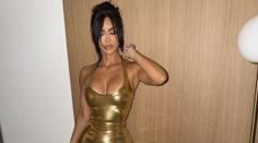 Hamilton a Kardashianová se vášnivě líbali před Eiffelovkou. Fanoušci už mluví o svatbě