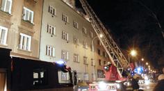 Požár zakouřil celý dům! Lidé utíkali po žebříku