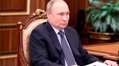Putin je po operaci, zákrok se zdařil, říká zdroj z Kremlu. Jeho stav je ale nejistý