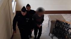 Kopy a rány pěstí. Muž po útoku zemřel, mladíka obvinili z vraždy!