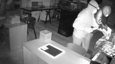 Neznámí muži odcizili hodinky za tři miliony korun. Policie po nich pátrá