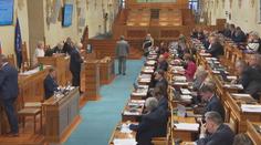 O Senát zabojují dva zkušení politici. Mohou si krást voliče, říká politolog