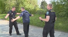 Strážníci mají nový vynález! S tímhle už jim agresor neupláchne