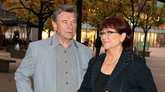 Věděl, že jde domů umřít. Žena Postráneckého poprvé promluvila