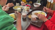 Náklady na školní obědy rostou. Jídelny se vzdávají zeleniny, zdražovat nechtějí
