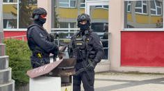 Přibývá výhrůžek mířených na školy. Policie jich za týden řešila deset