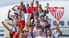 Fotbalisté Sevilly "ukradli" letadlo. Původní pasažéři zůstali na letišti