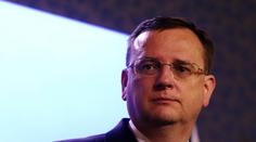 Premiér vzkázal Senátu: Žaloba na Klause je ubohost, hanba vám!