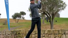 Nadal je všestranný sportovec, tentokrát vzal do ruky golfovou hůl