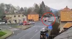 Dramatické video: Takhle sestřelil osobák hasiče, kteří jeli k zásahu