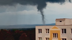 Jižní Moravou se prohnalo slabé tornádo. Odborníci zjišťují, zda napáchalo škody