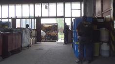 Tuny fetu, početná eskorta. Podívejte se, jak policie ničí drogy!