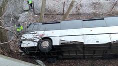 Autobus se v Mělníku zřítil z mostu! O nehodě promluvil svědek