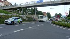 Autobus srazil u nádraží dva chodce! Jeden na místě zemřel