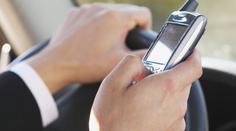 Bič na řidiče! Pokuty vzrostou, za telefon za volantem dáte až 10 tisíc