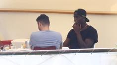 Balotelli dál padá ke dnu. Nikdo ho nechce, místo tréninku kouří