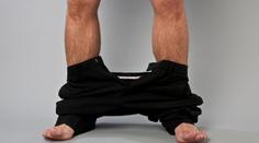 Malý penis a nápadně povislá varlata! Policie hledá zvrhlíka