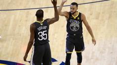 Curry srazil LeBrona na kolena! Golden State vedou sérii už 2:0
