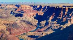 Chlapec (13) spadl v Grand Canyonu z 30 metrů. Uhýbal turistům, kteří se fotili