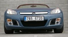 Placatá motokára značky Opel