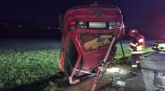 Děsivá nehoda u Zlína: Auto se několikrát přetočilo přes střechu, mladík neměl šanci