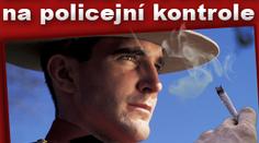 DRZOST: Zapálil si jointa při policejní kontrole!