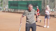 Politický 1. máj: Fiala odhalil sochu, Babiš sportoval, Maláčová spílala vládě
