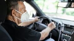 Roušky se vrací. Německo je zařazuje do povinné výbavy každého auta