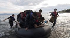 V oblíbeném turistickém ráji Čechů protestují stovky uprchlíků!