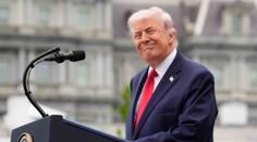 Trump udělal pořádný krok vedle. Fotka teď baví celý internet