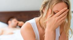 Sex v ložnicích prohrává. Páry dávají přednost těmto věcem