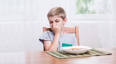 Kuchařka pro chudé rozzuřila lidi! Vařte ze zvětralého vína, radí stát