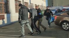 Policisté chytili muže, který měl vyloupit banku. Překvapili ho doma