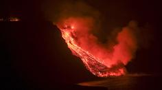 Láva ze sopky La Palma stekla do moře
