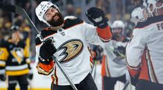 Obrovská pocta pro Gudase. Český obránce bude kapitánem v NHL