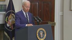 Mezinárodní trapas. Biden potřeboval "tahák", kdy se má posadit a kdy zdravit